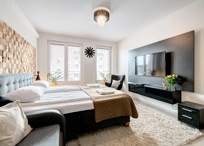 Live & Travel Old Town Apartments